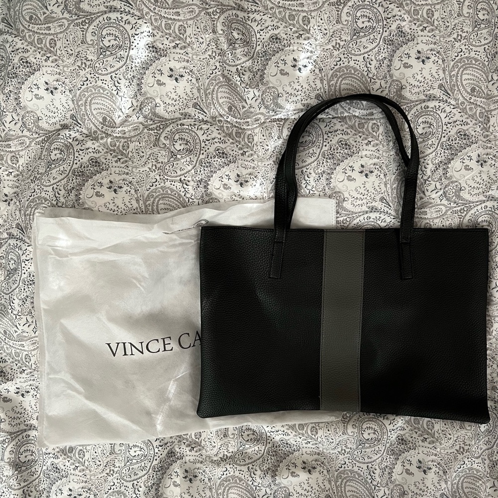 VINCE CAMUTO HUGE BLACK AND GRAY PEBBLE VEGAN LEATHER TOTE BAG. NWOT